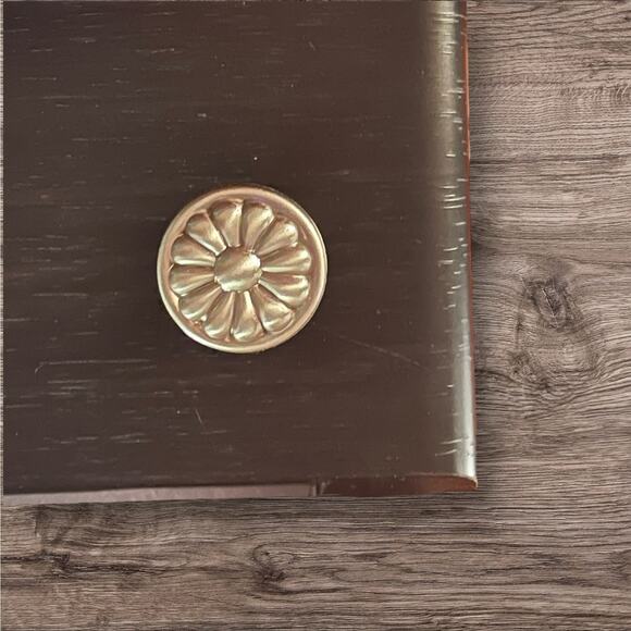 Stone Mill CP29-SN Satin Nickel Holland Cabinet Knob Flower Daisy W/ Hardware - Picture 8 of 10